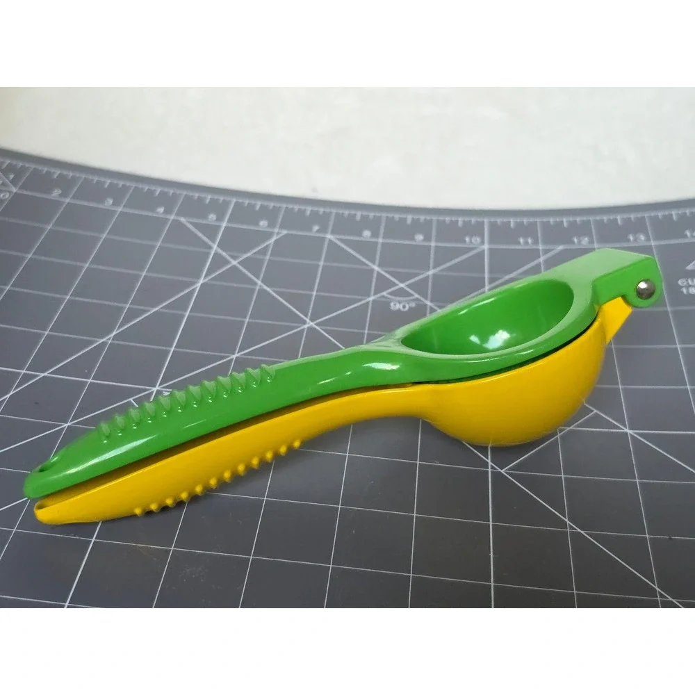 Manual Citrus Juicer Dual Bowl Lemon Lime Squeezer Green Yellow Metal Hand Tool